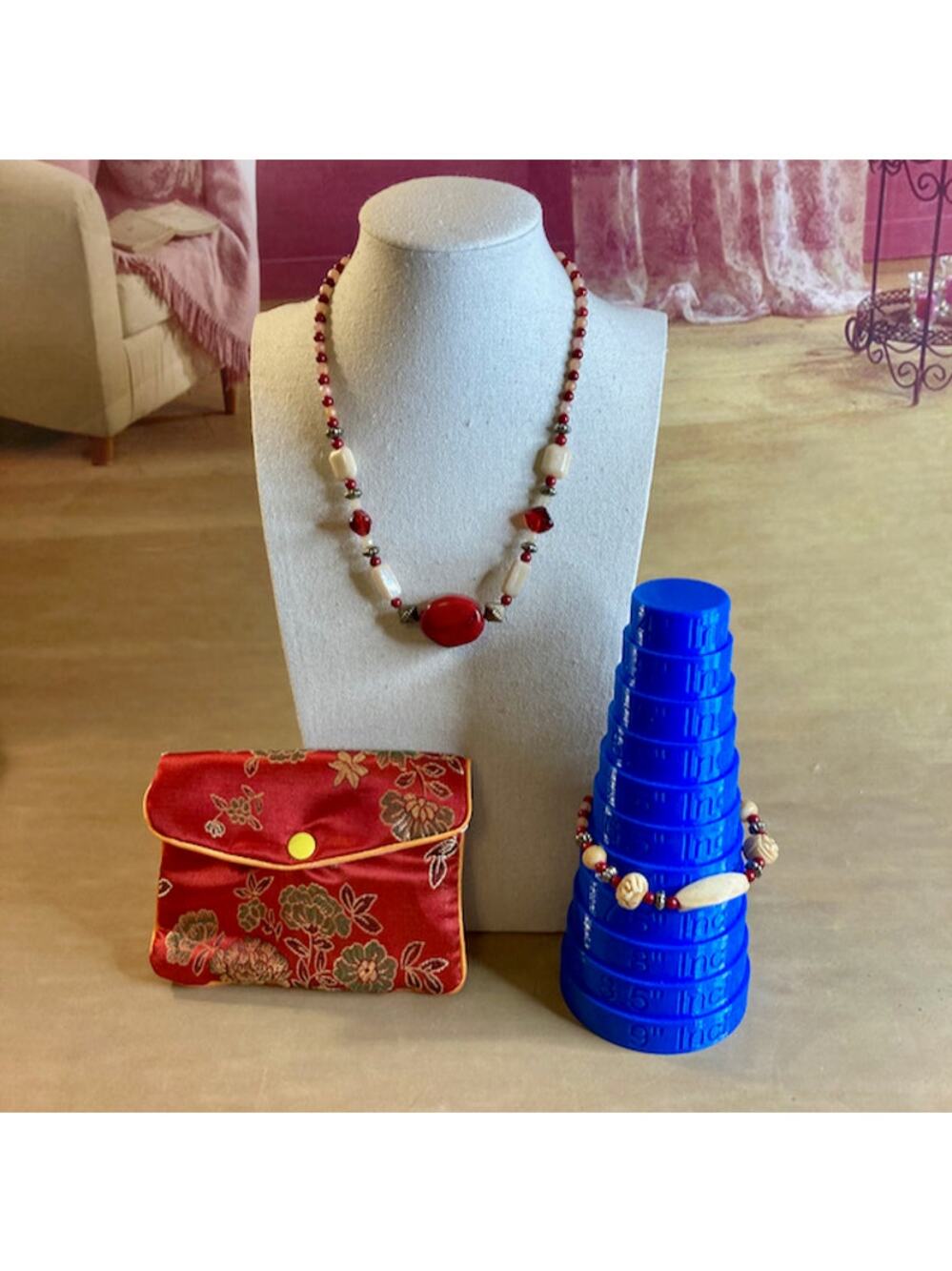 0007 Chunky Red Coral Bone Beaded Jewelry Set w/Asian Silk Brocade Pouch EUC